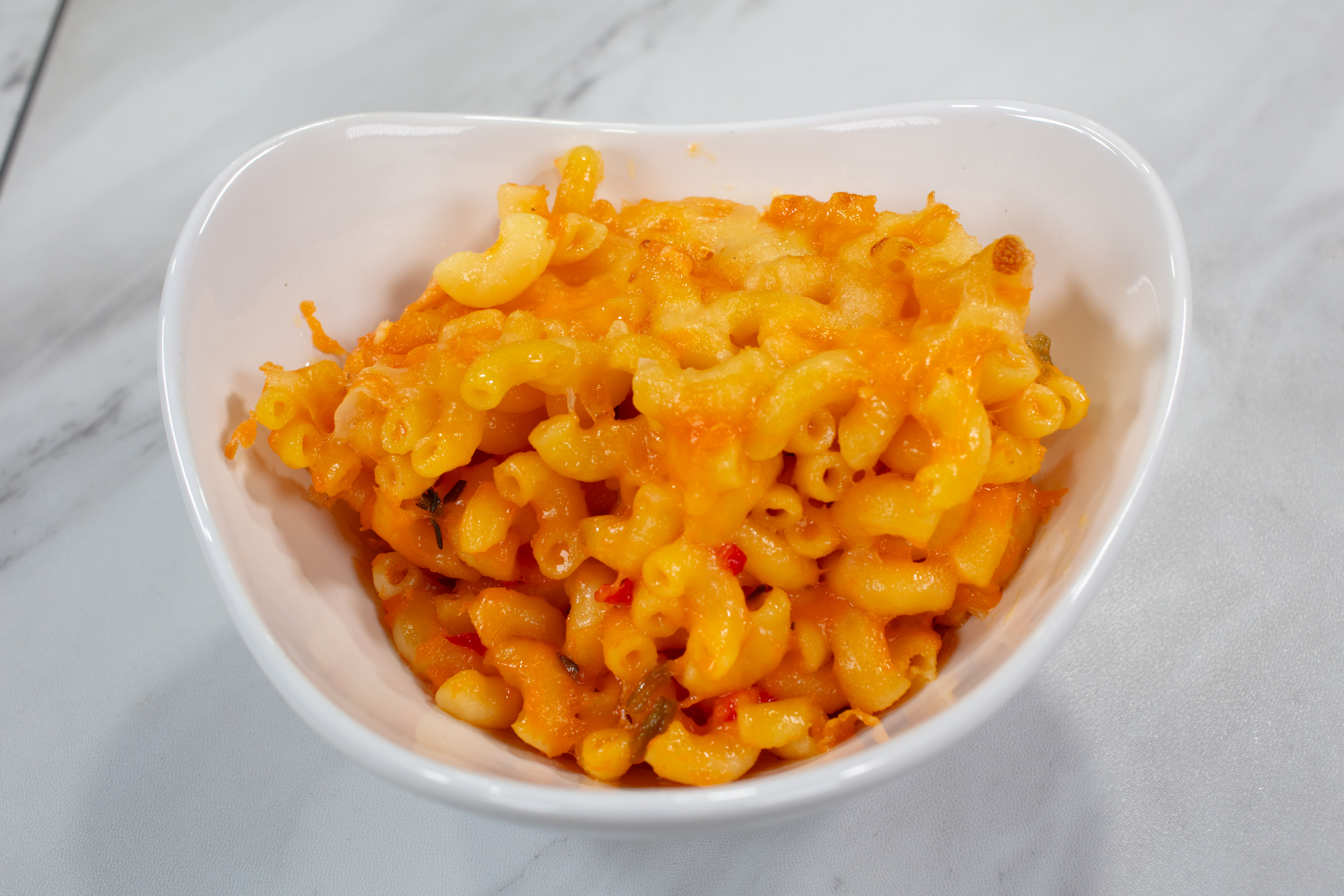 Baked mac and cheese side dish